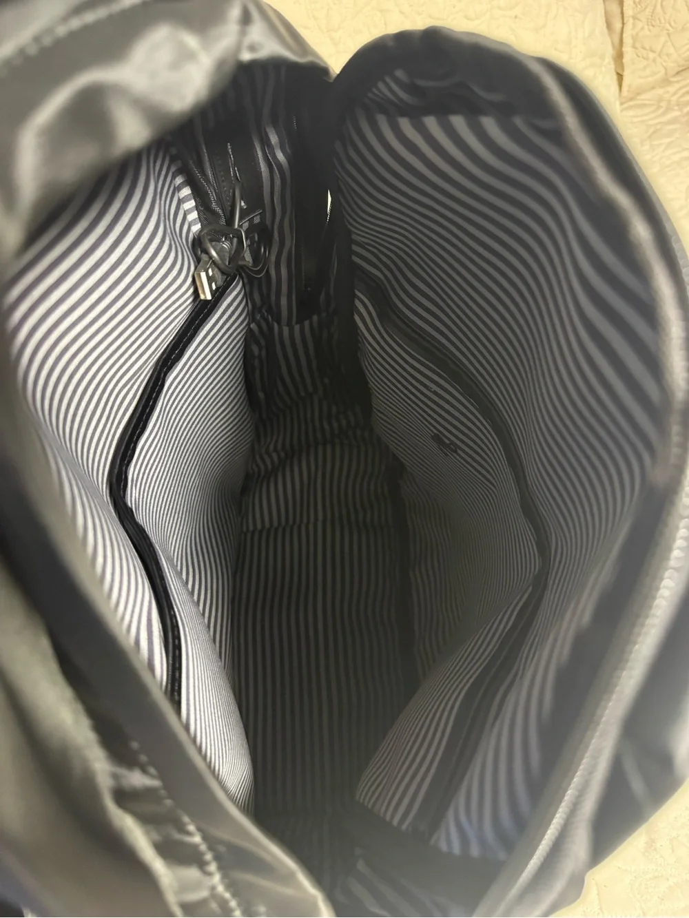 Black Men's Backpack with USB Charging Port